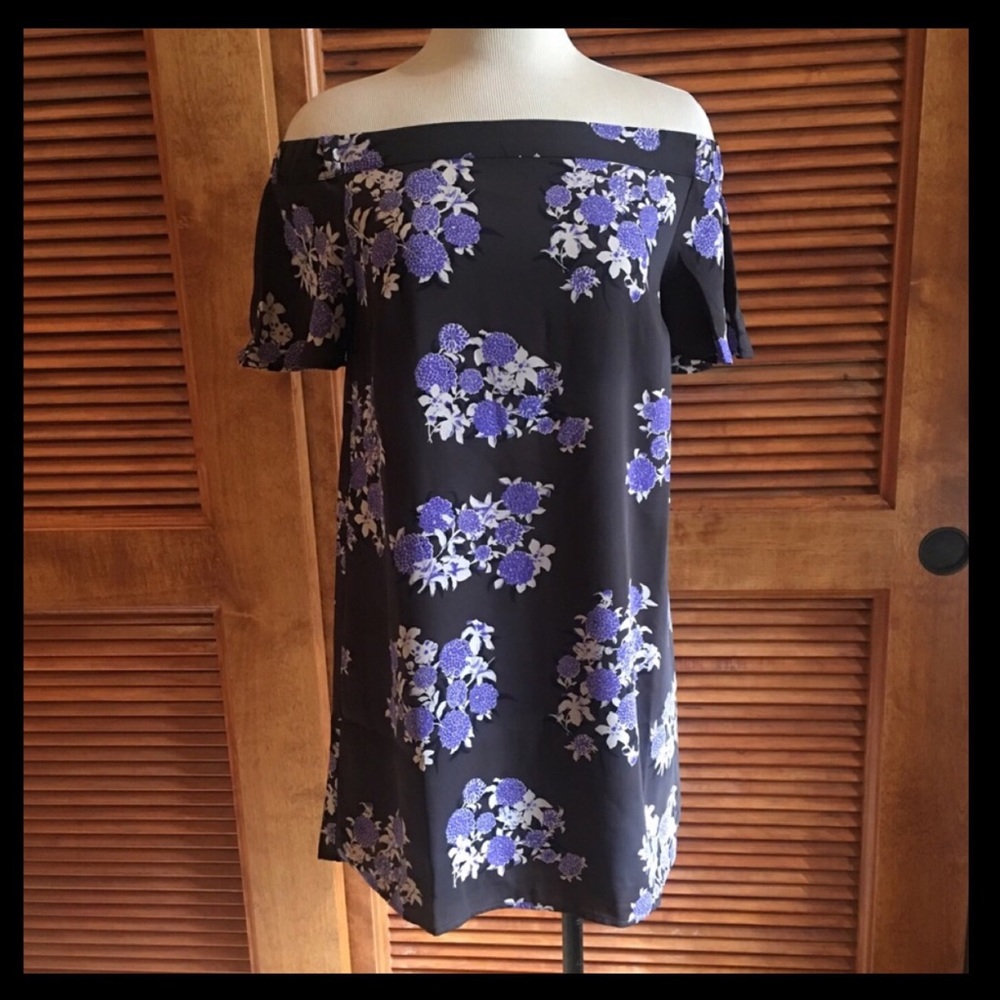 ❤️Sale❤️NWTTravel Ready Off-The-Shoulder dress